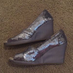 Toms Wedge Shoes Size 7